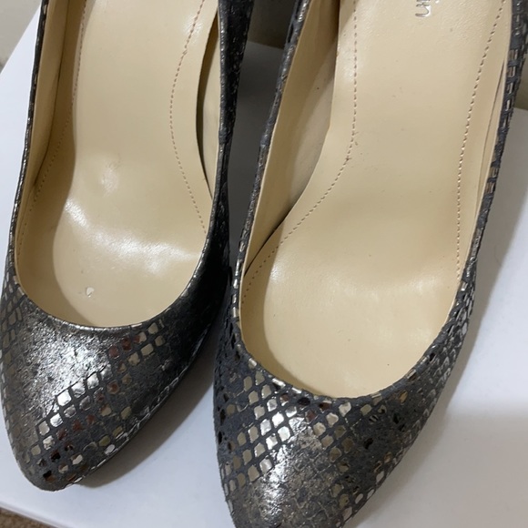 CALVIN KLEIN PUMPS - Picture 5 of 6